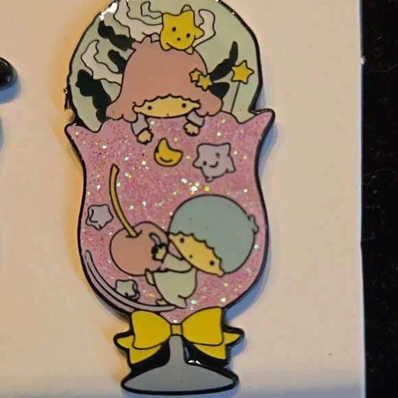 Cute Hello Kitty Enamel Pin Set - Picture 7 of 10